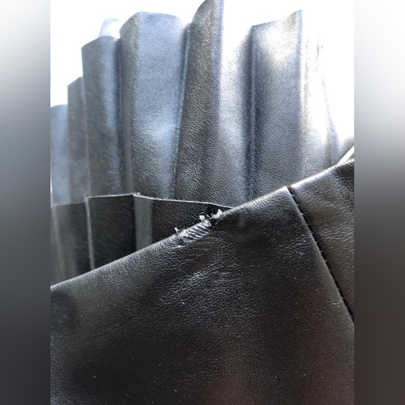 Marciano leather substitute skirt. - Picture 5 of 13